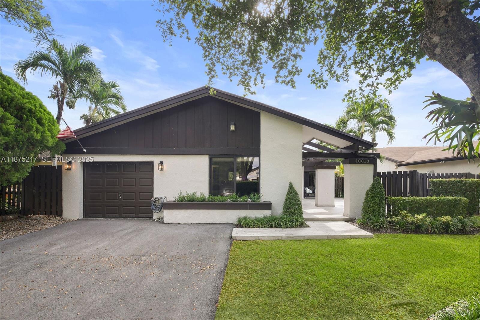 3 bedroom home for sale at 10813 132nd Cir, Miami, FL 33186 — $624,900