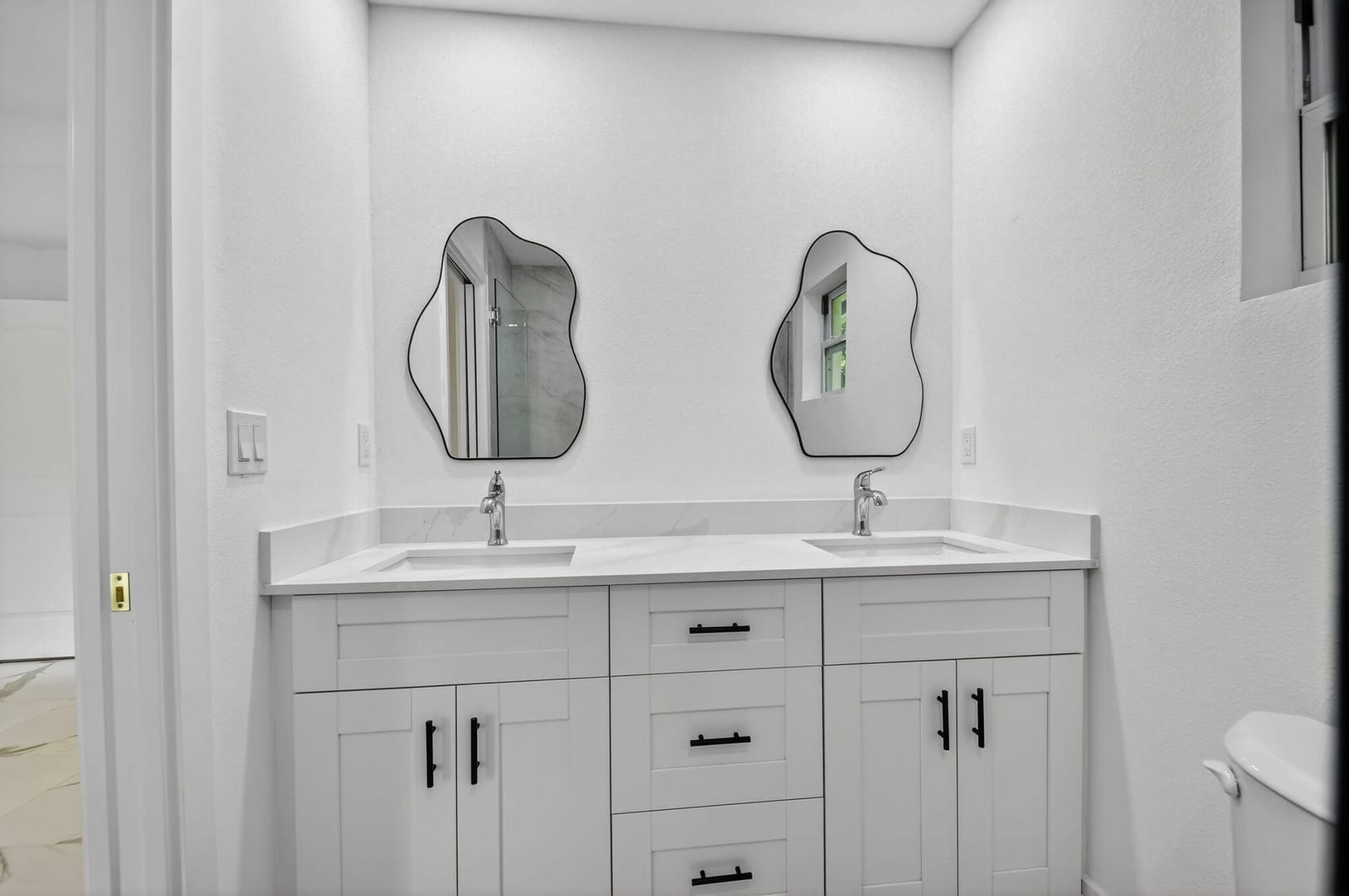 4889 Alberta Avenue — photo 7
