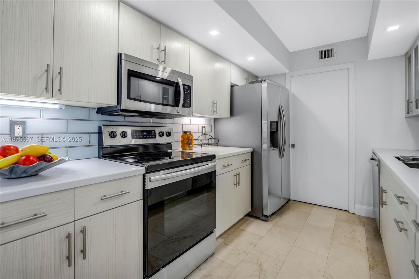 6917 Collins Avenue 1420, Miami Beach, FL 33141 photo 12