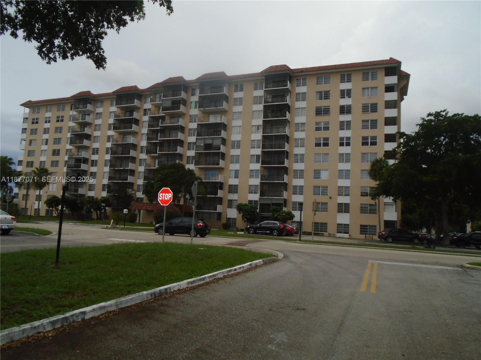 4174 Inverrary Drive 303, Lauderhill, FL 33319
