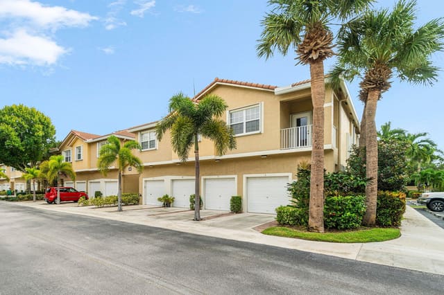112 Lighthouse Circle D, Tequesta, FL 33469