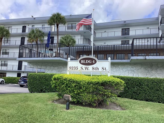 9235 SW 8th Street 509, sold in Isle Of Boca Dunes, Boca Raton, FL