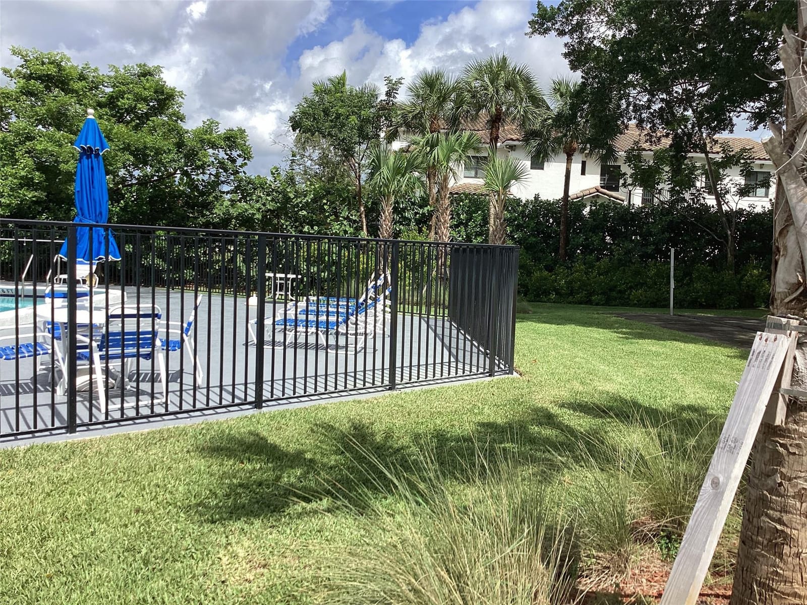 9235 SW 8th Street 509 — photo 11