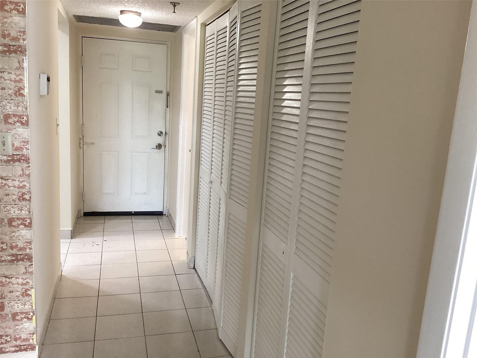 9235 SW 8th Street 509 — photo 4