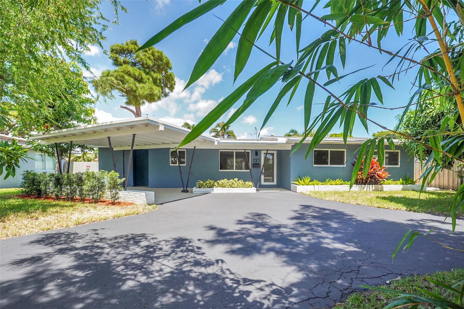121 SE 8th Street, Pompano Beach, FL 33060 - photo 1 of 15