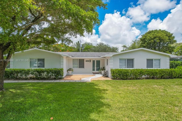 17460 SW 85th Avenue, sold in Malbrook, Palmetto Bay, FL