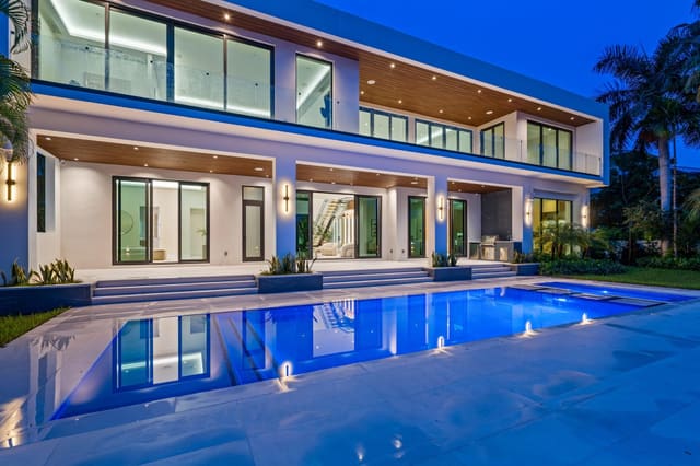 2405 Castilla Isle, sold in Lauderdale Shores Reamen, Fort Lauderdale, FL