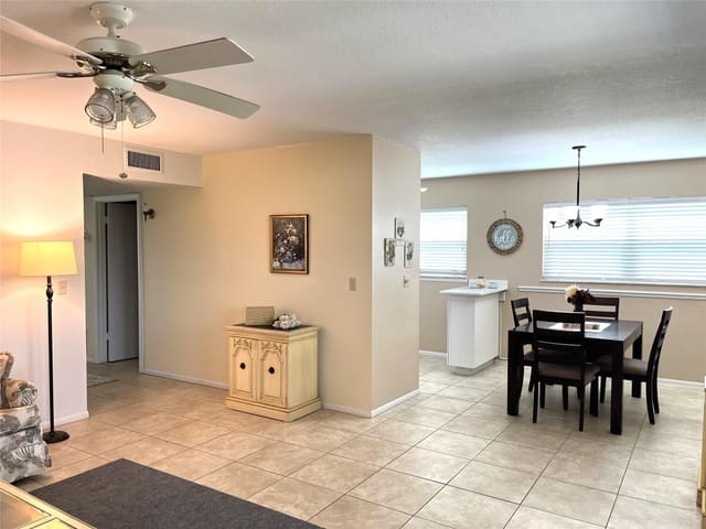 68 Royal Oak Court 106, sold in Vista Royale, Vero Beach, FL