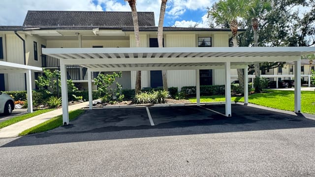 16 Plantation Drive 105, sold in Vista Plantation Phase I & Ii, Vero Beach, FL