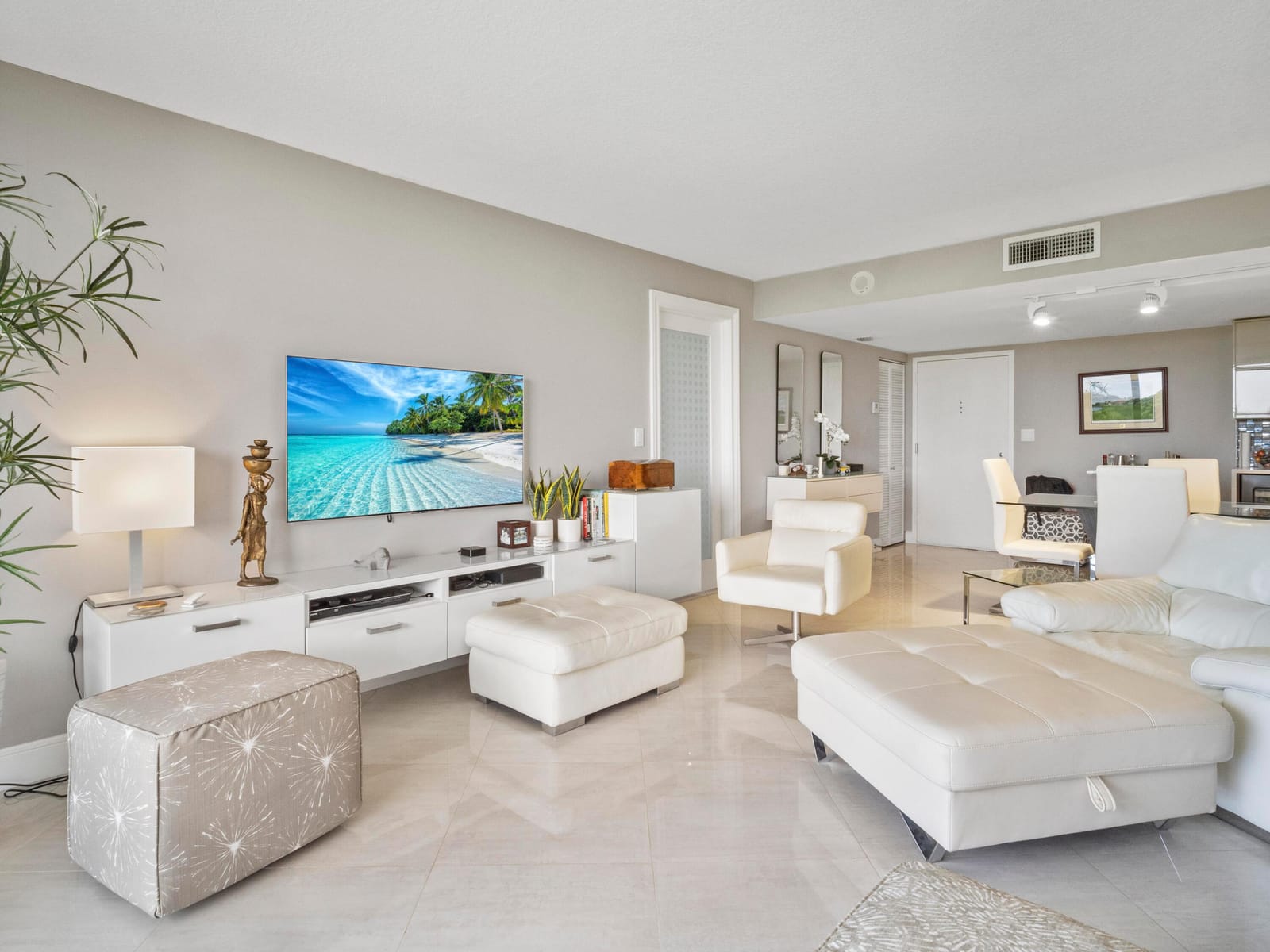 2000 Presidential Way 602, West Palm Beach, FL 33401