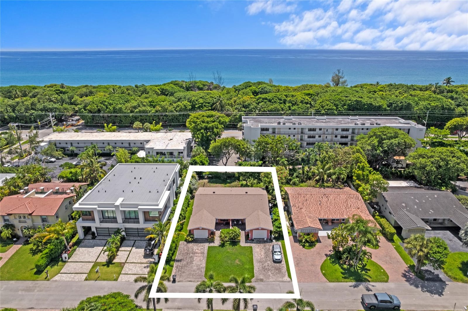 280 NE Wavecrest Way, Boca Raton, FL 33432