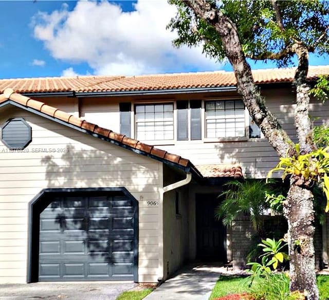9064 Vineyard Lake Drive, sold in Vineyards OF Plantation, Plantation, FL