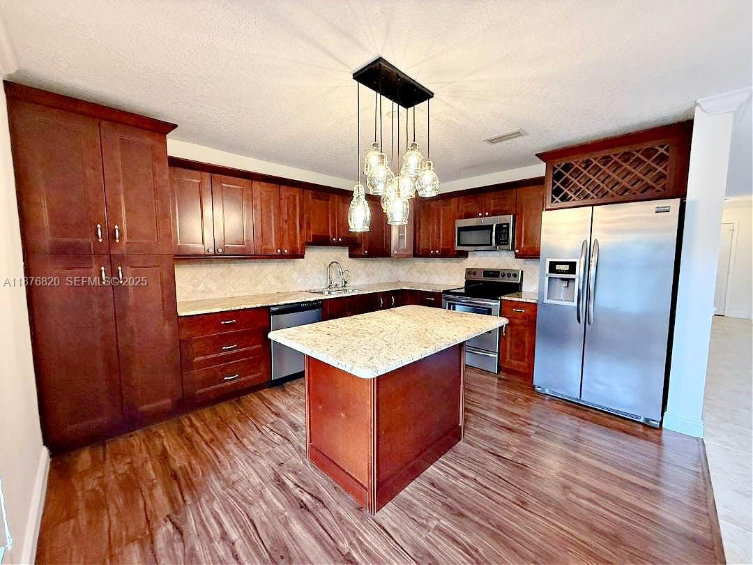 9064 Vineyard Lake Drive — photo 7
