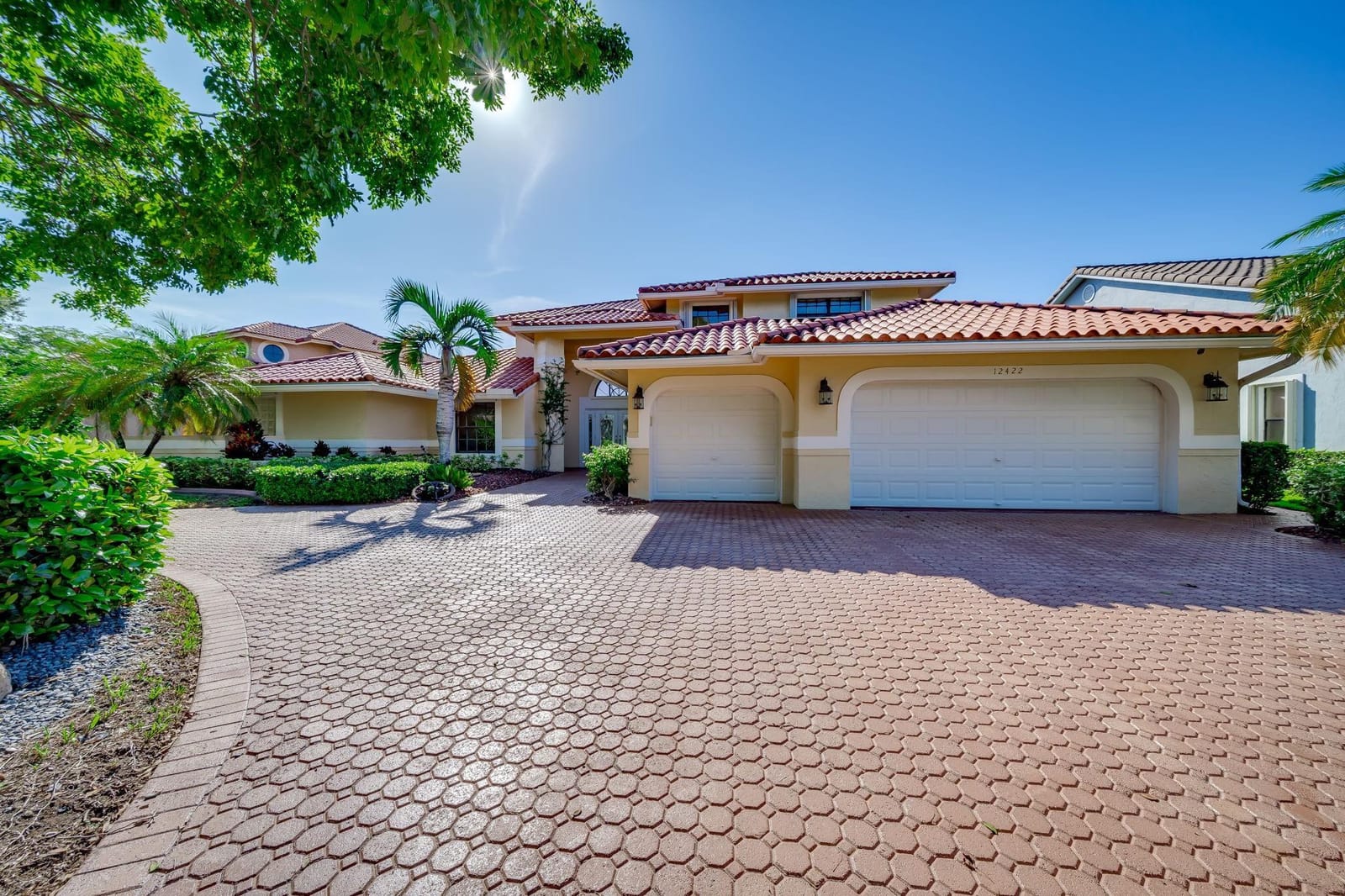 12422 Classic Drive — photo 2