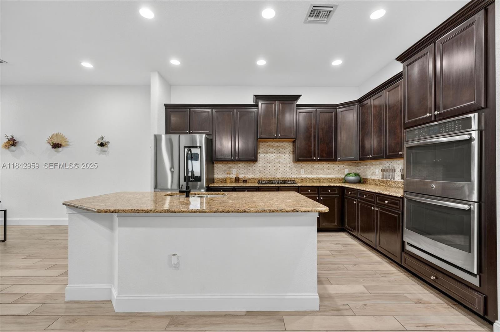 8971 Edgewater Bend, Parkland, FL 33076 photo 3