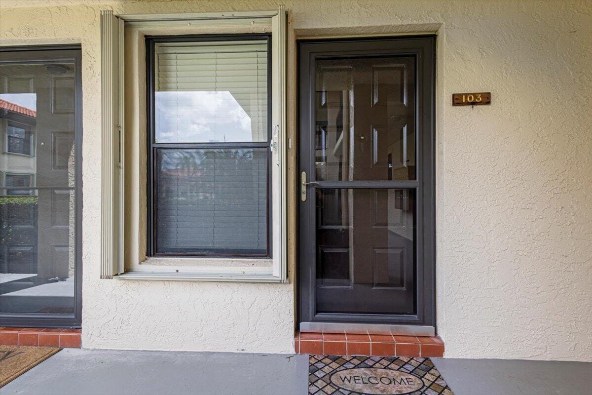 511 SW South River Drive 103, Stuart, FL 34997 photo 2