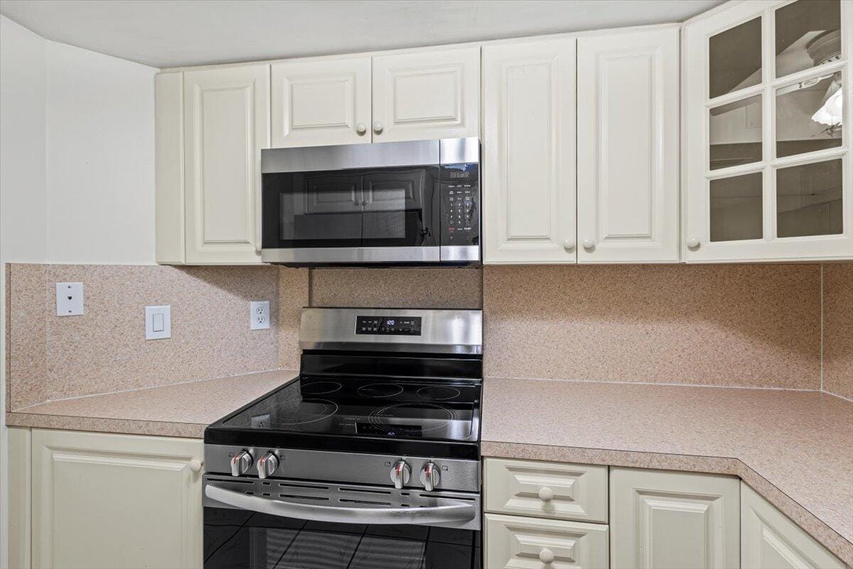 511 SW South River Drive 103, Stuart, FL 34997 photo 19