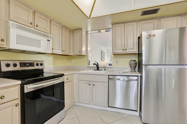 7620 NW 18th Street 104, Margate, FL 33063