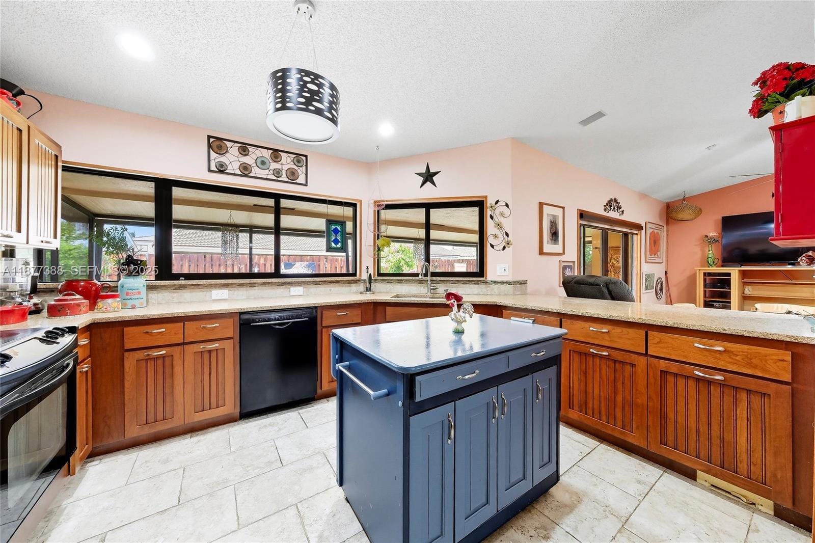 8151 SW 90th Avenue — photo 9
