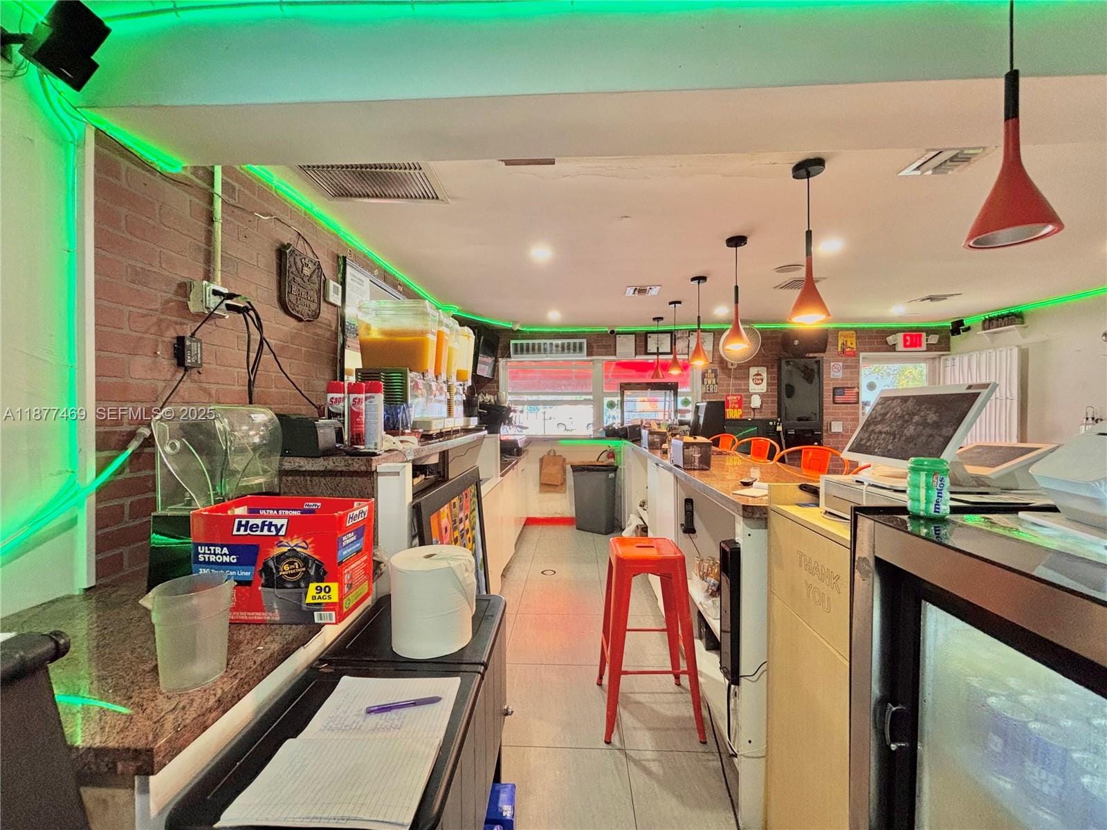 Cafeteria / Bar For Sale By The Palmetto — photo 4