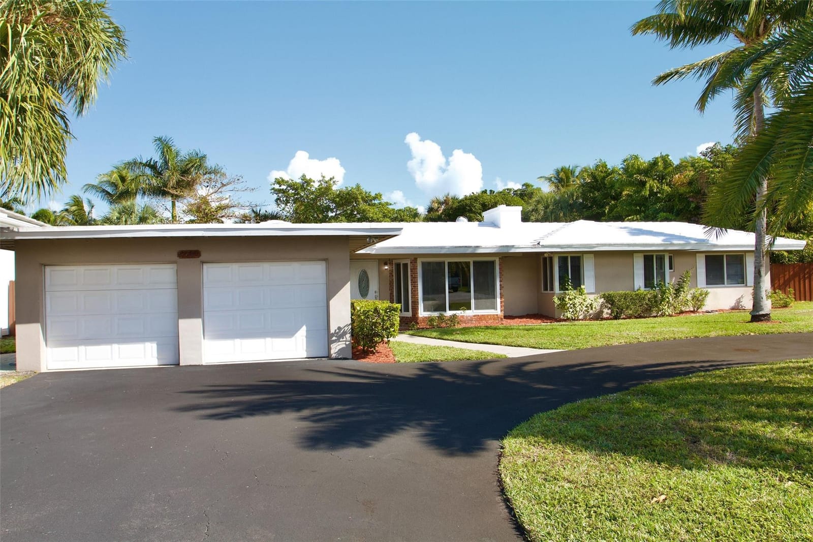 2780 NE 22nd Avenue, Lighthouse Point, FL 33064