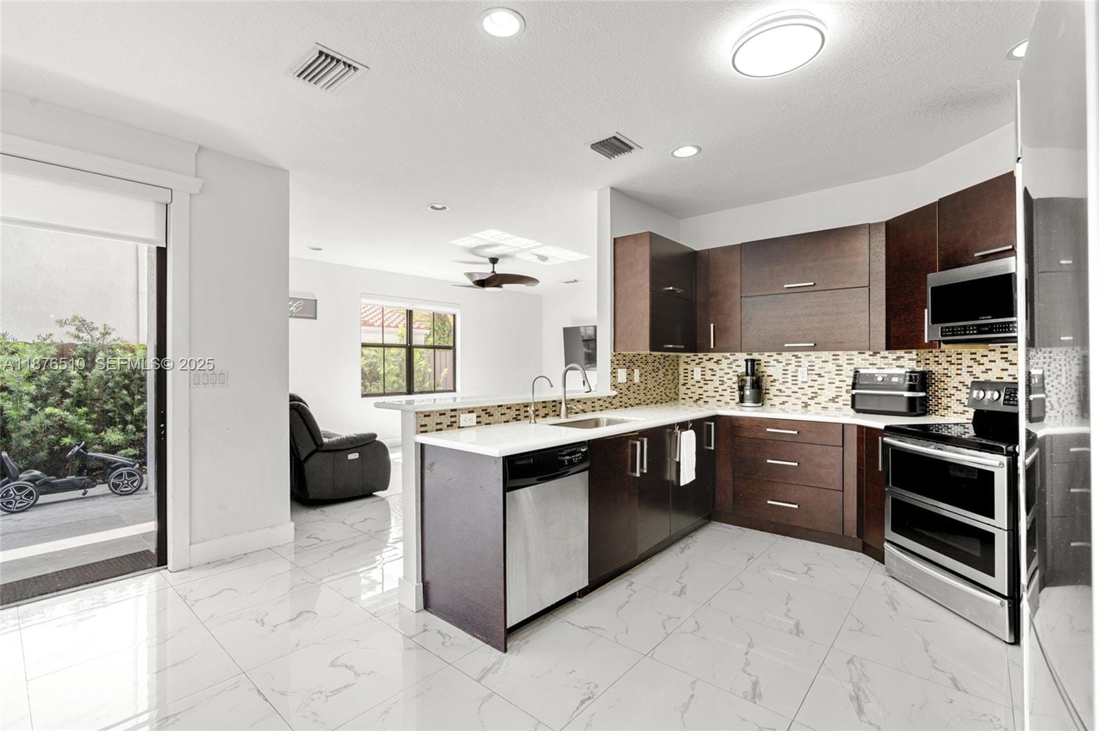 9923 NW 10th Terrace — photo 11