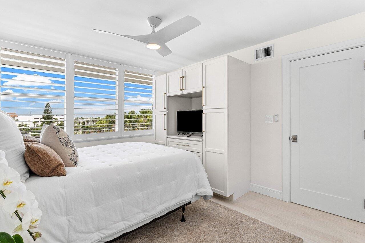920 Dogwood Drive 560, Delray Beach, FL 33483 photo 20