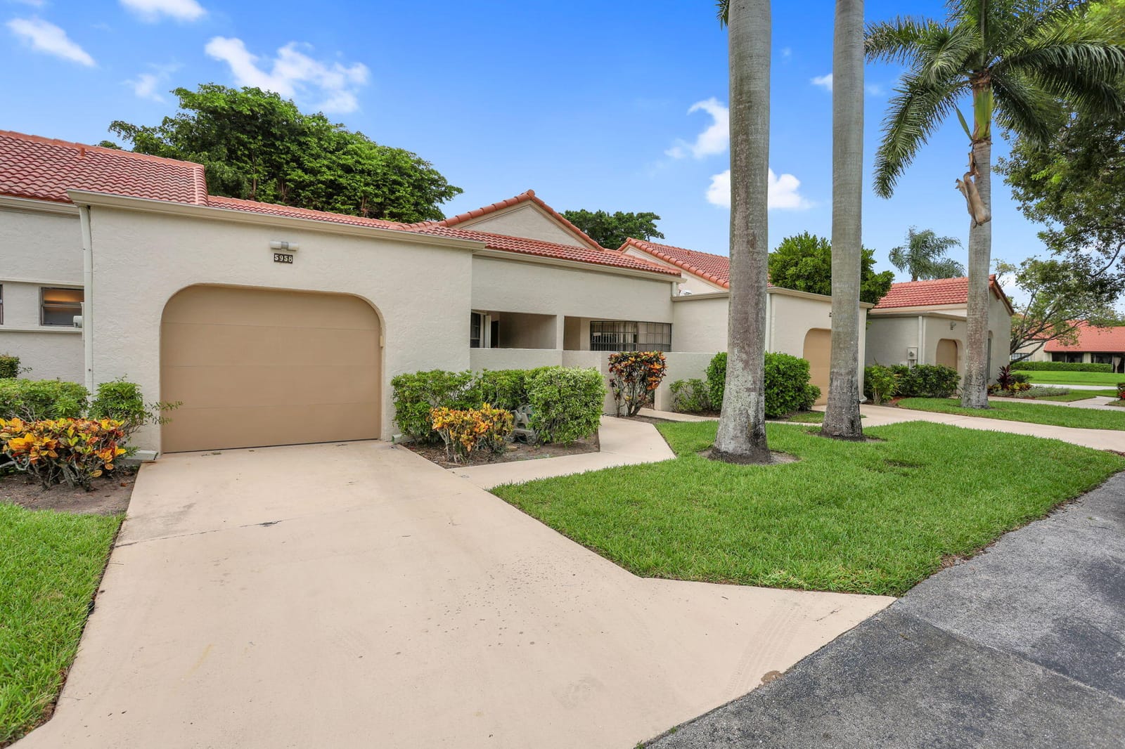 5958 Parkwalk Circle W, Boynton Beach, FL 33472 photo 2
