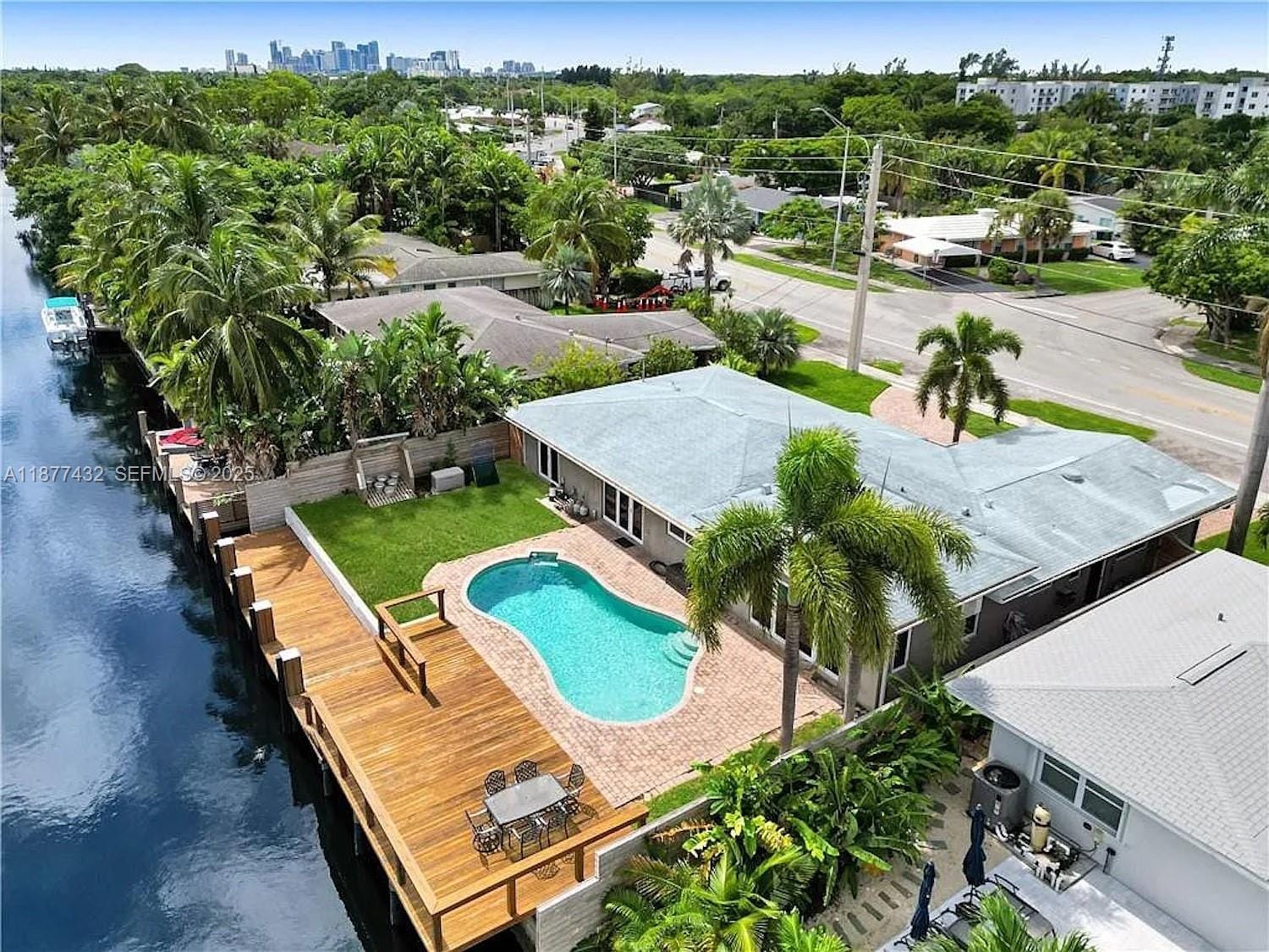2306 NE 15th Avenue, Wilton Manors, FL 33305 photo 17