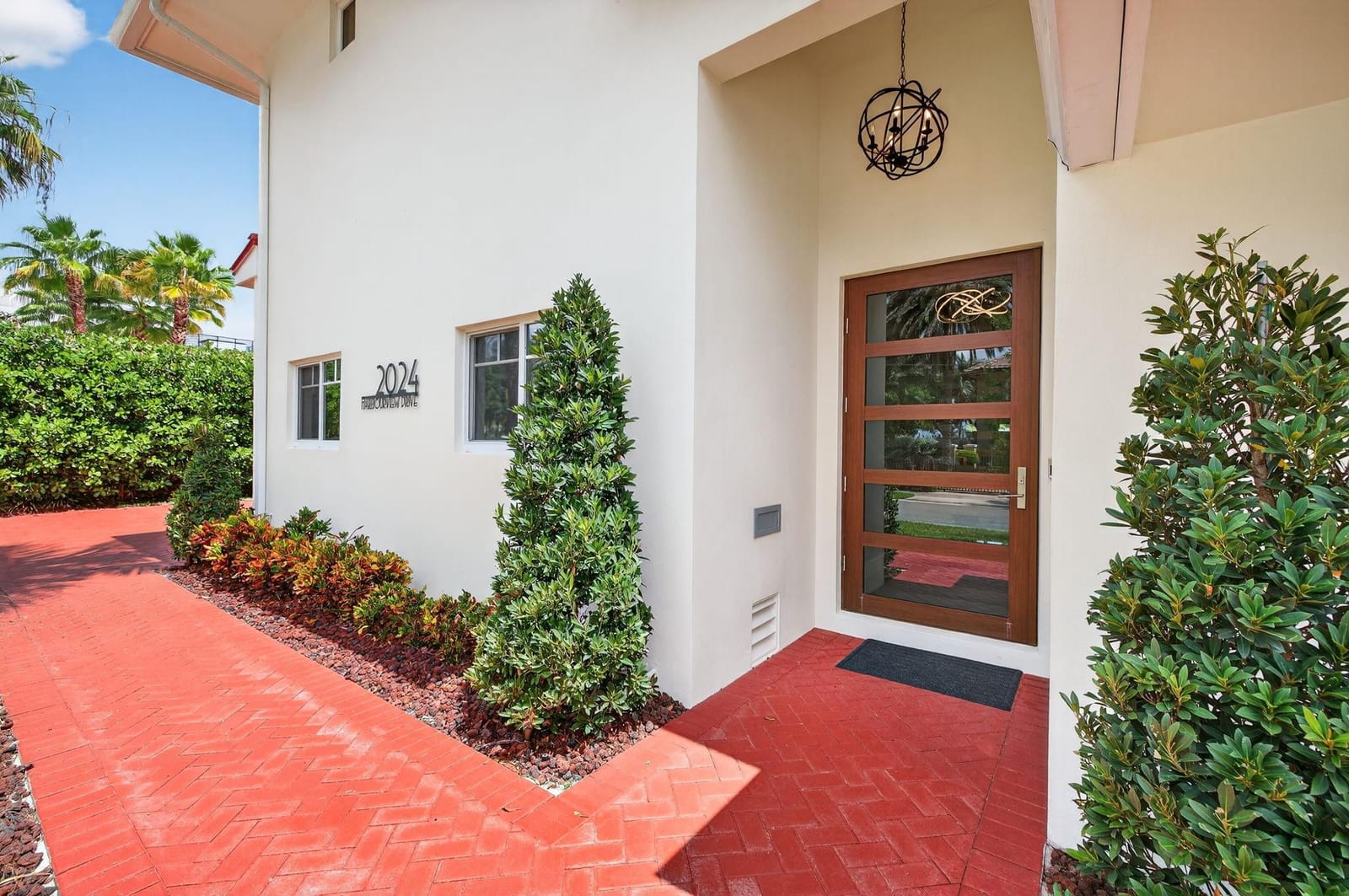 2024 Harbourview Drive — photo 12