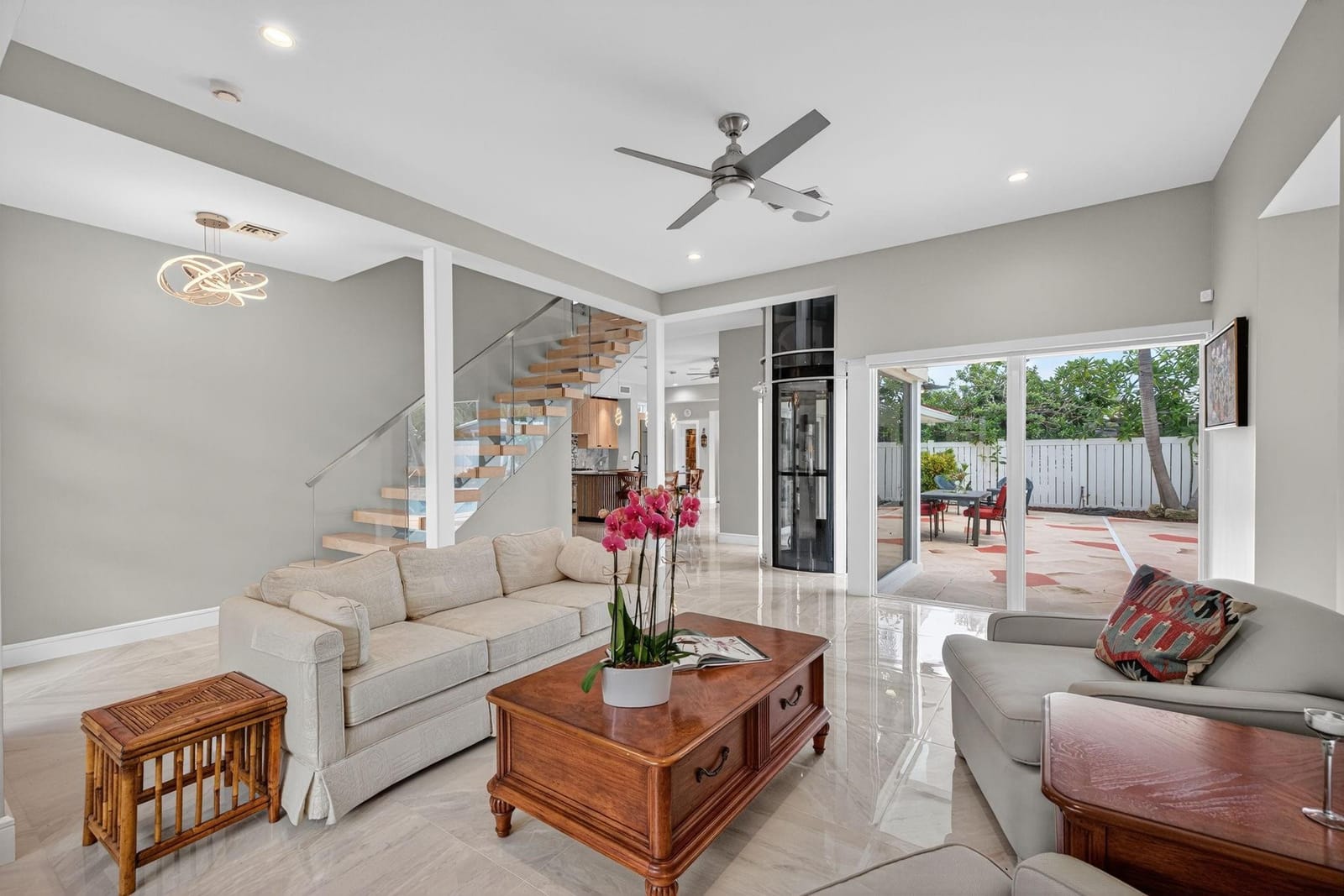 2024 Harbourview Drive — photo 5