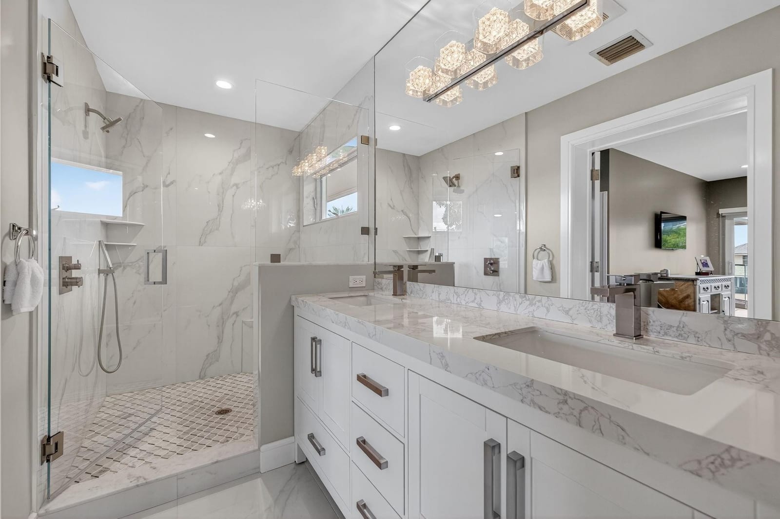 2024 Harbourview Drive — photo 7