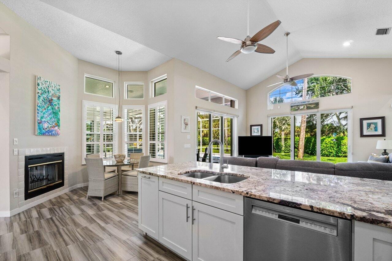 7975 SE Windjammer Way, Hobe Sound, FL 33455 photo 9