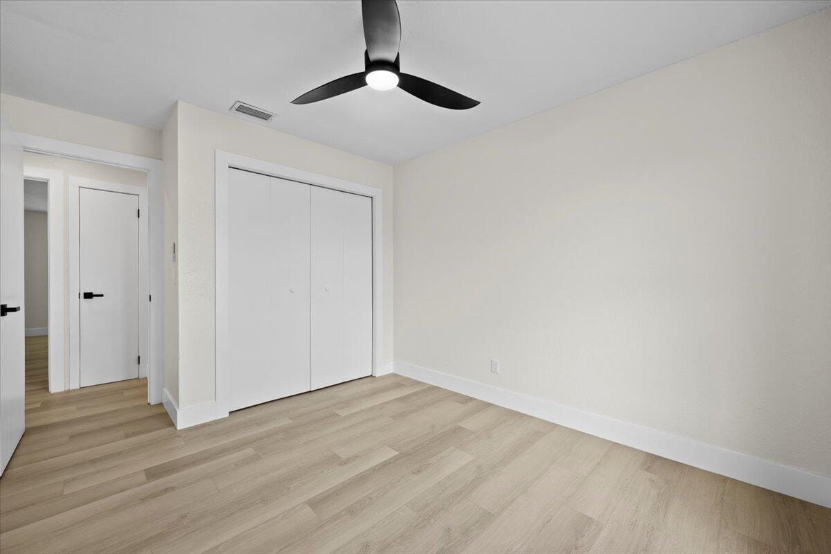 1160 Fernlea Drive — photo 5