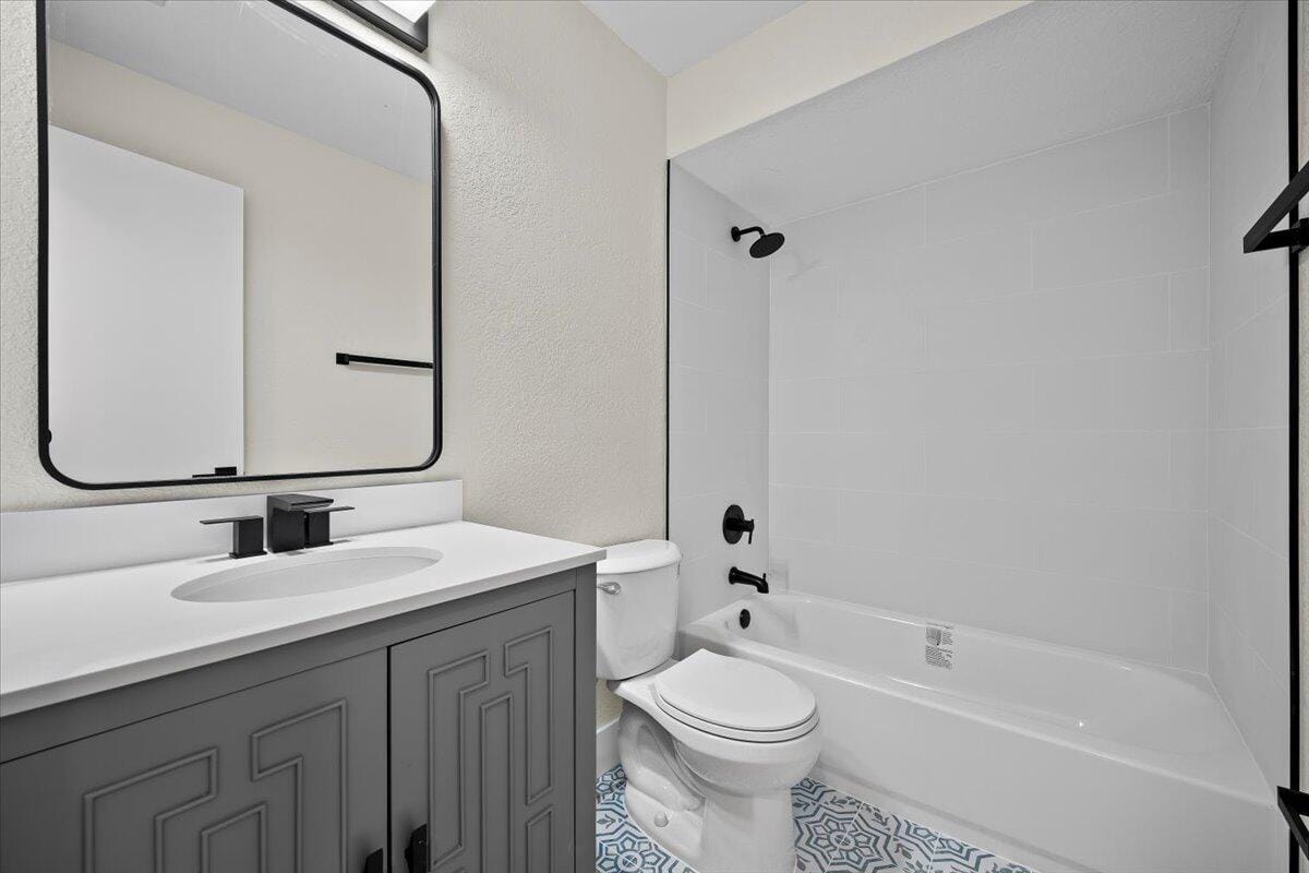 1160 Fernlea Drive — photo 7
