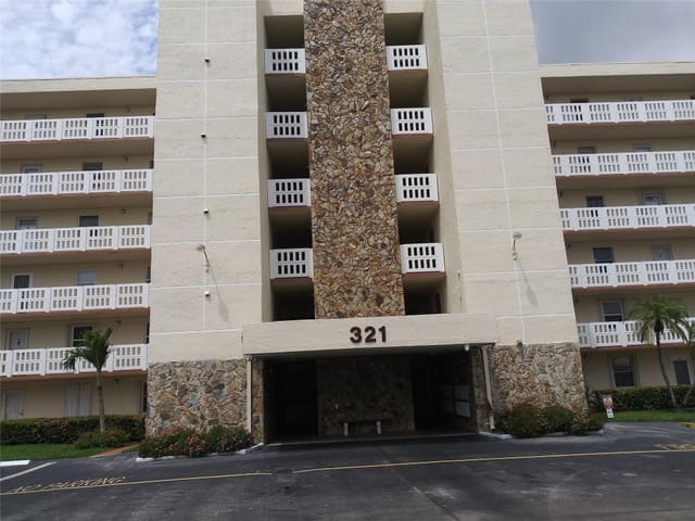 321 SE 3rd Street 306, Dania Beach, FL 33004