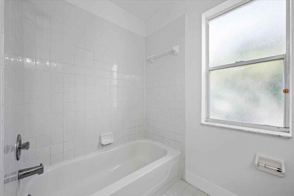 4295 Grosvenor Court, West Palm Beach, FL 33409 photo 18
