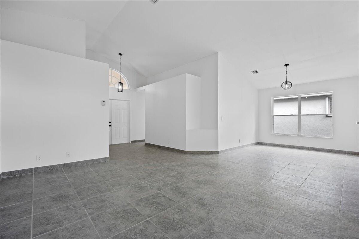 4295 Grosvenor Court, West Palm Beach, FL 33409 photo 4