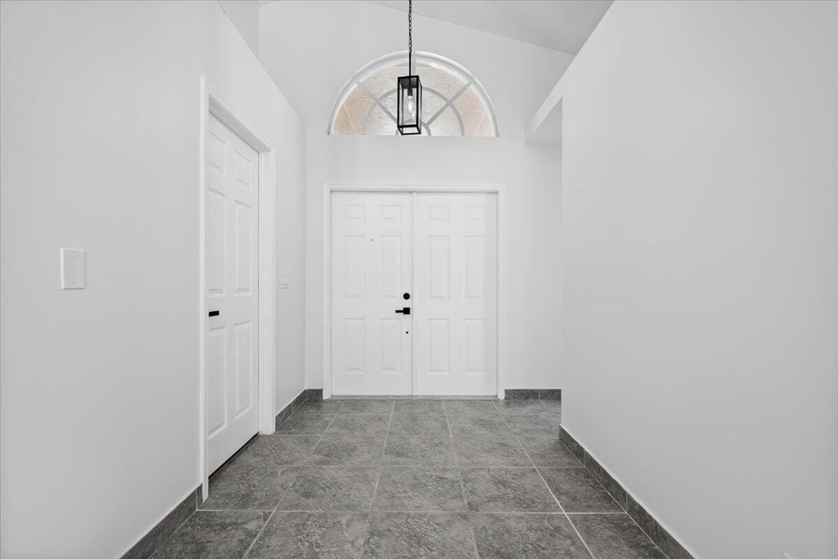 4295 Grosvenor Court, West Palm Beach, FL 33409 photo 5