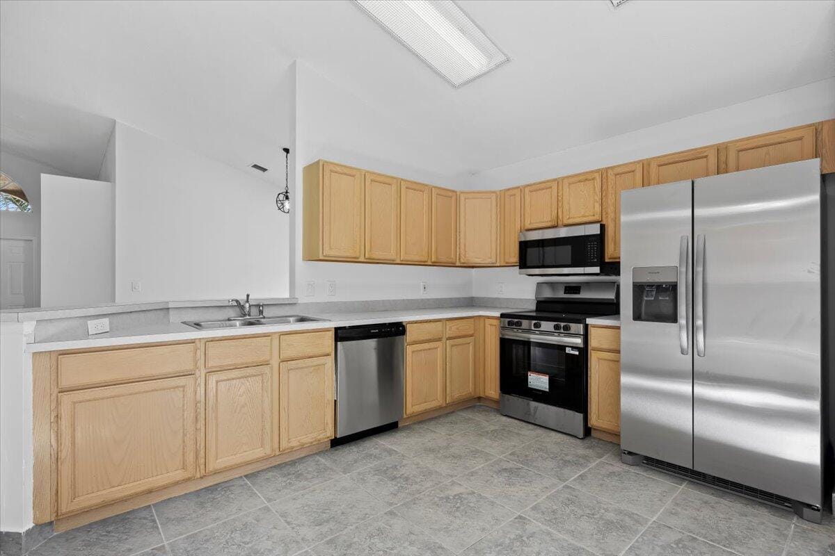 4295 Grosvenor Court, West Palm Beach, FL 33409 photo 9