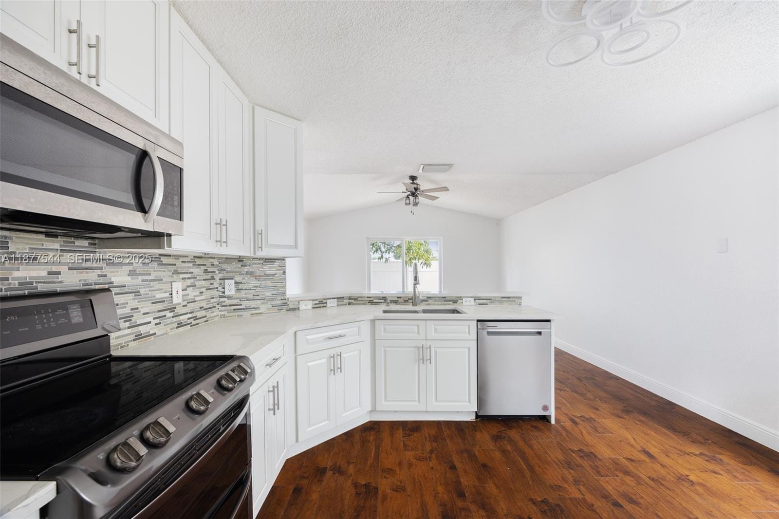 8317 Bermuda Sound Way — photo 11