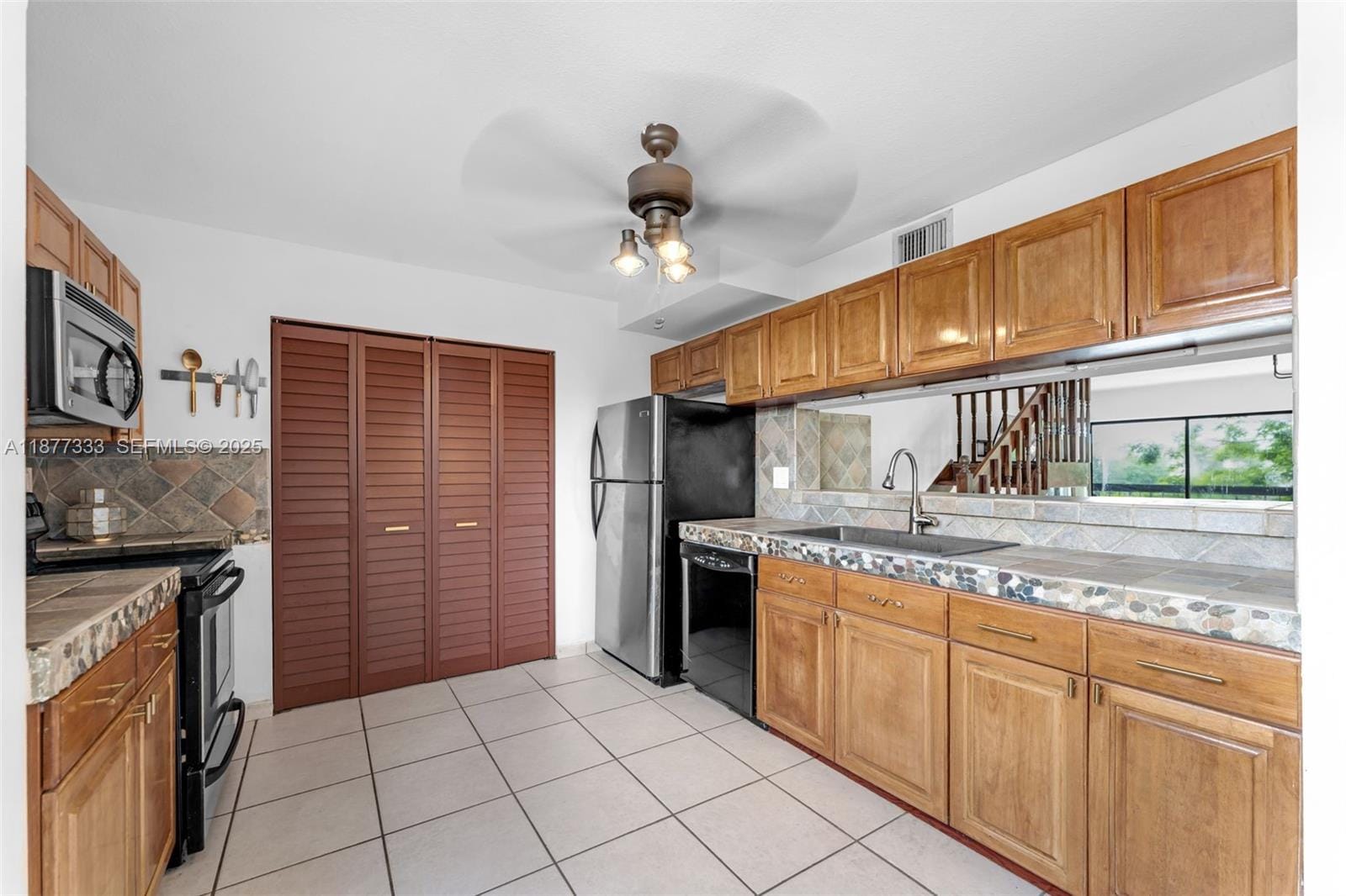 10003 NW 9th St Circle 8-17, Miami, FL 33172 photo 11