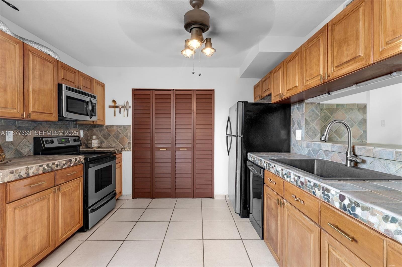 10003 NW 9th St Circle 8-17, Miami, FL 33172 photo 12