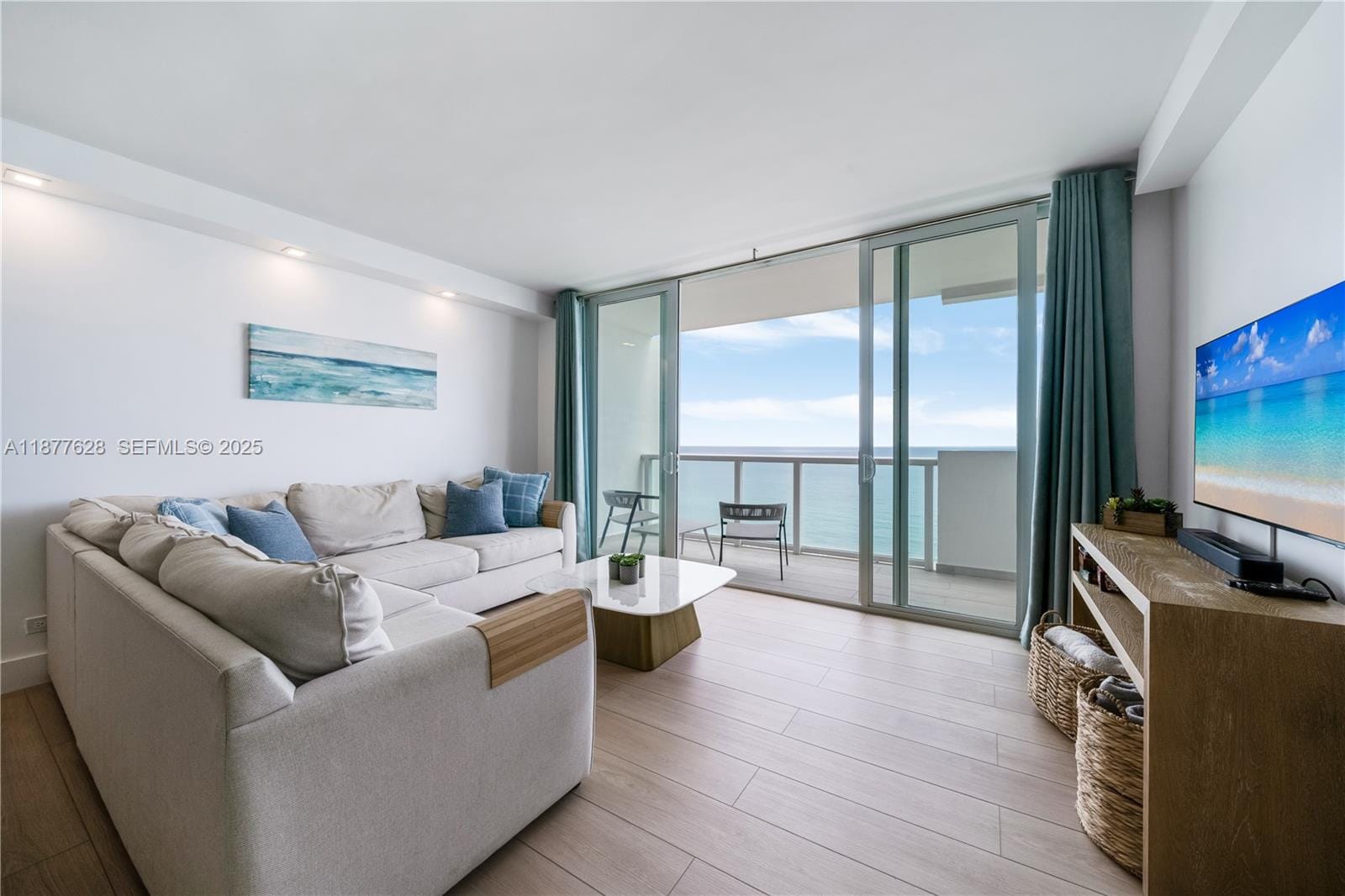 5601 Collins Avenue 1011 — photo 3