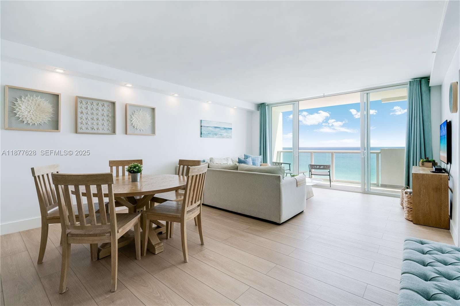5601 Collins Avenue 1011 — photo 4