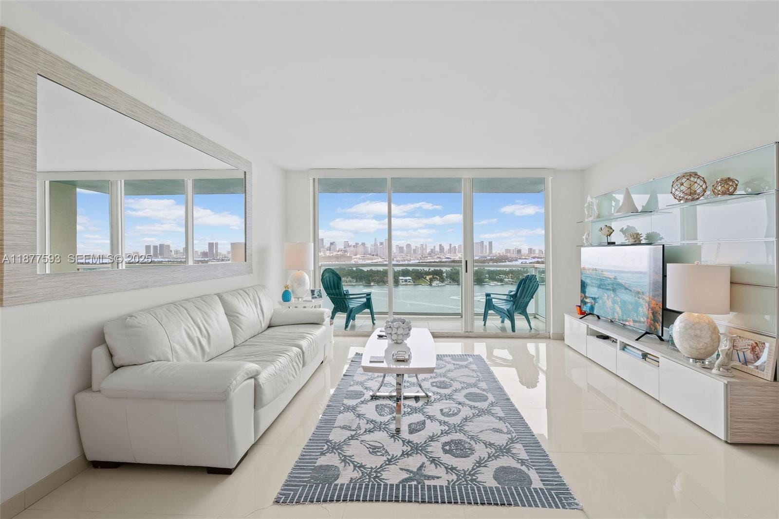 650 West Avenue 2407, Miami Beach, FL 33139 photo 2