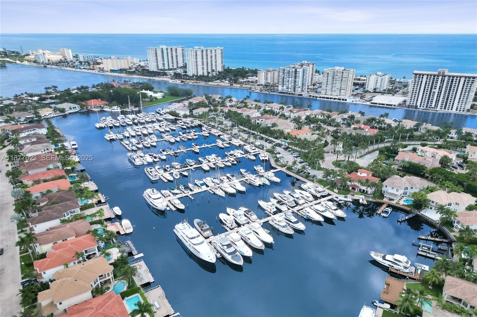 842 Spinnaker Drive E, Hollywood, FL 33019 photo 1