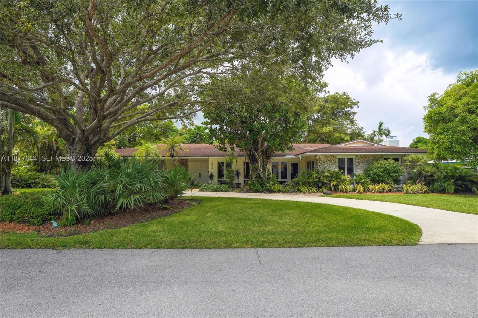 13900 SW 72nd Court, Palmetto Bay, FL 33158