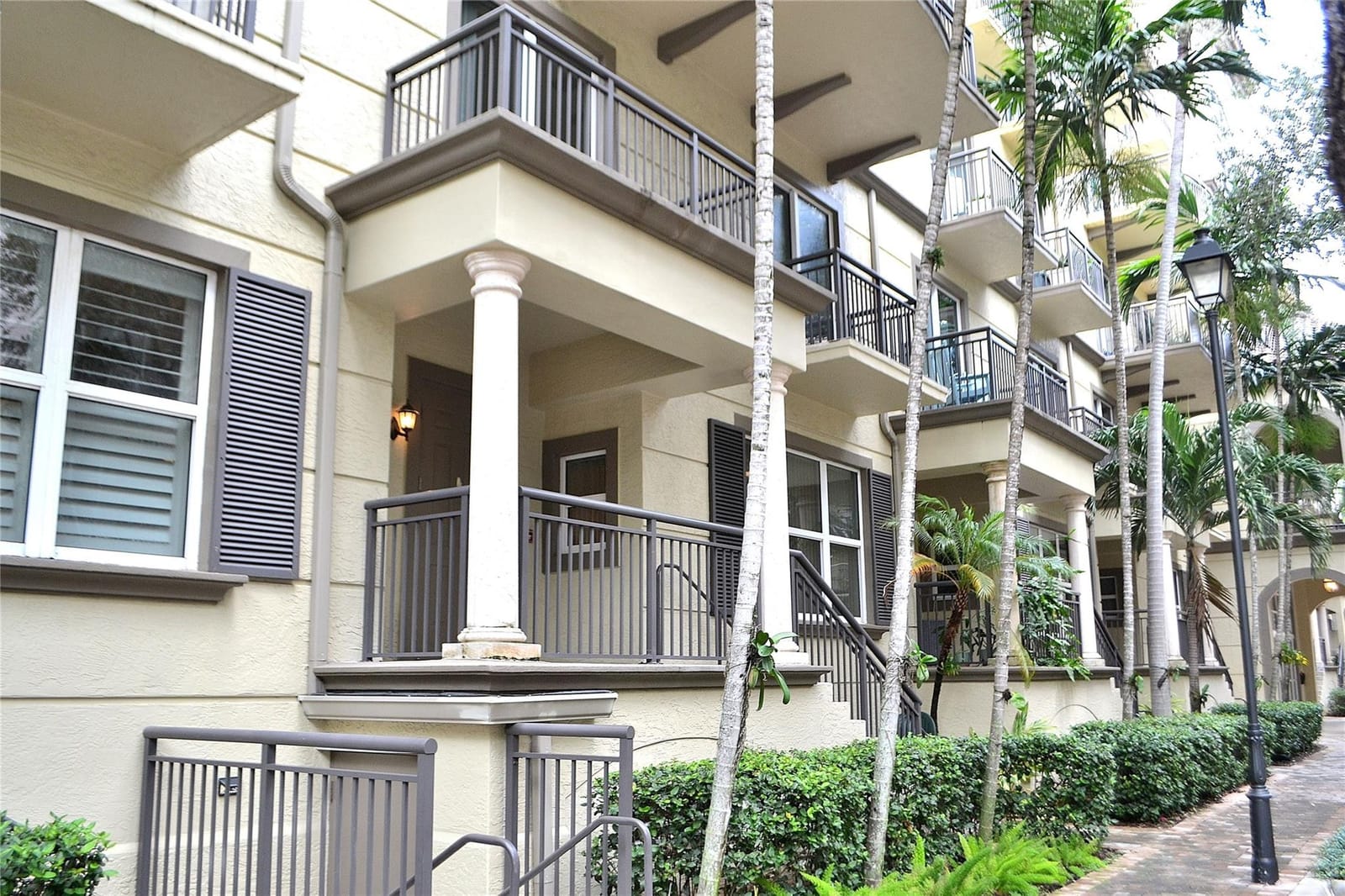 2617 NE 14th Avenue 106, Wilton Manors, FL 33334