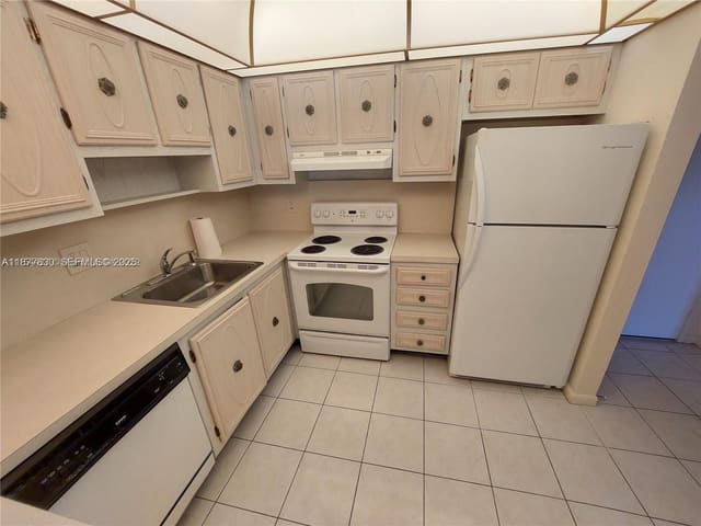 257 S Cypress Road 438, Barcelona Condo North Bld, Pompano Beach, FL